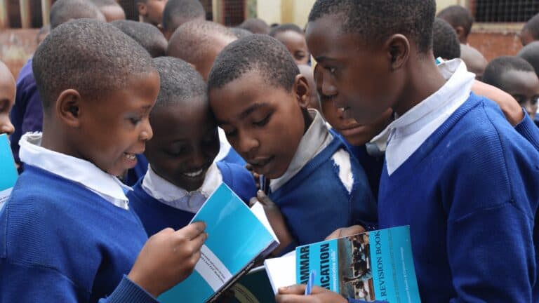 Bookraising Tanzania - Dona ora un libro per la Tanzania_Plannin'Around
